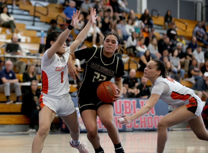 Jamia Sawyer (22), Salesian